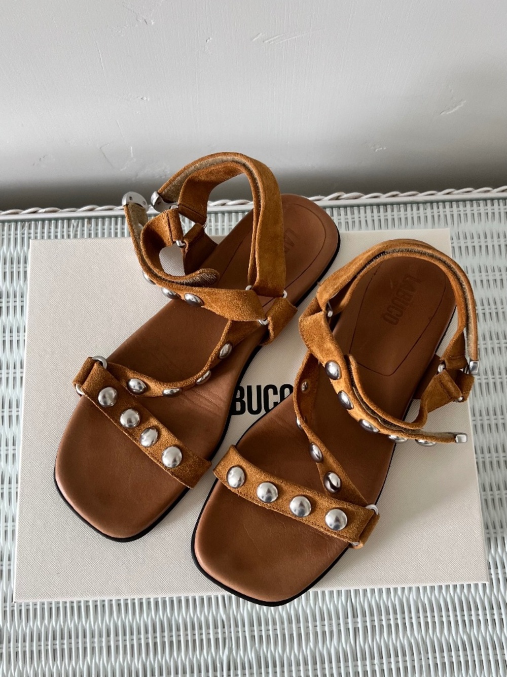 labucq siri sandal